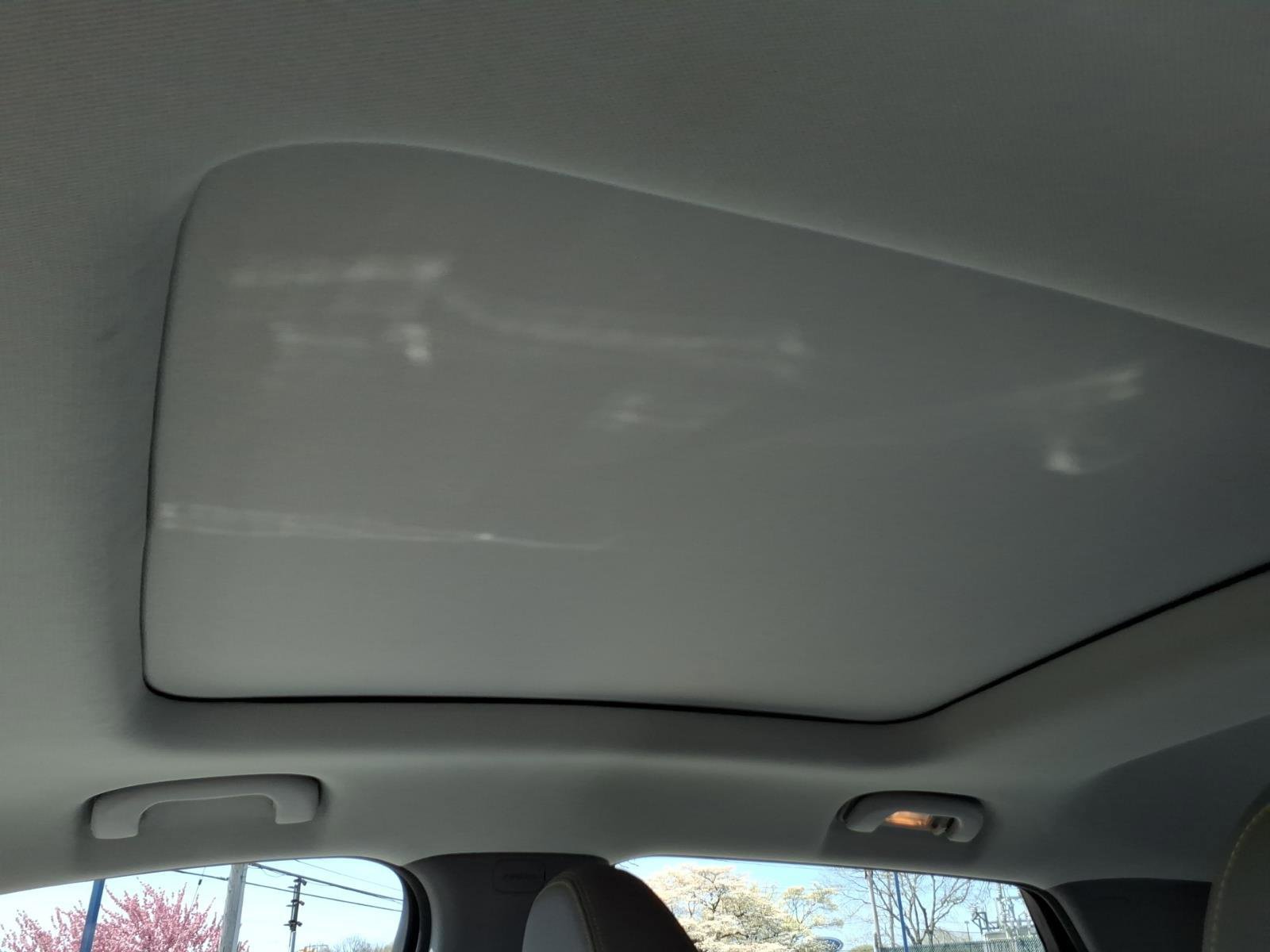 Used 2022 Chevrolet Bolt EUV Premier w/ Launch Edition image 23