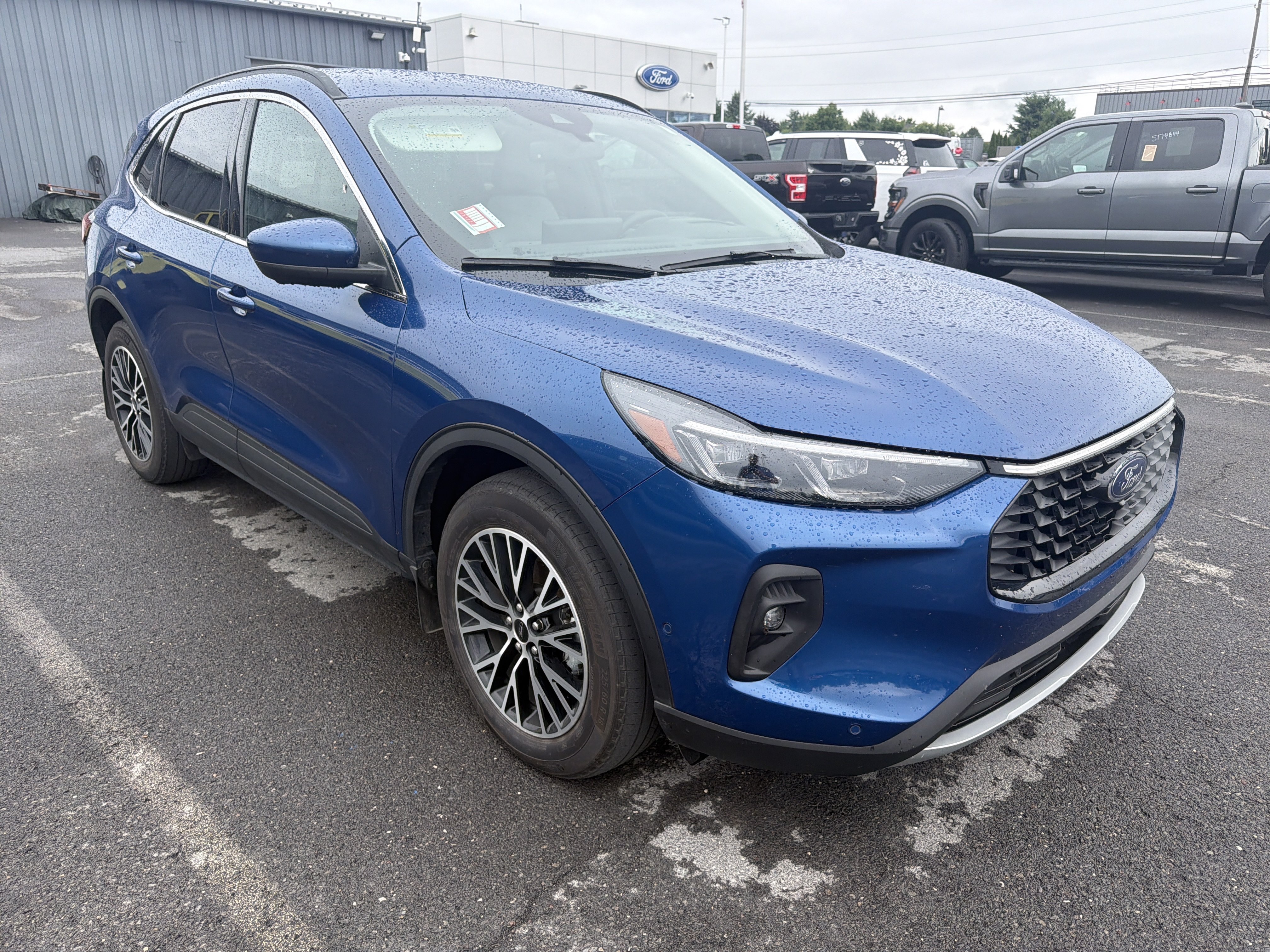 Certified 2023 Ford Escape SE w/ PHEV Premium Package FWD image 32