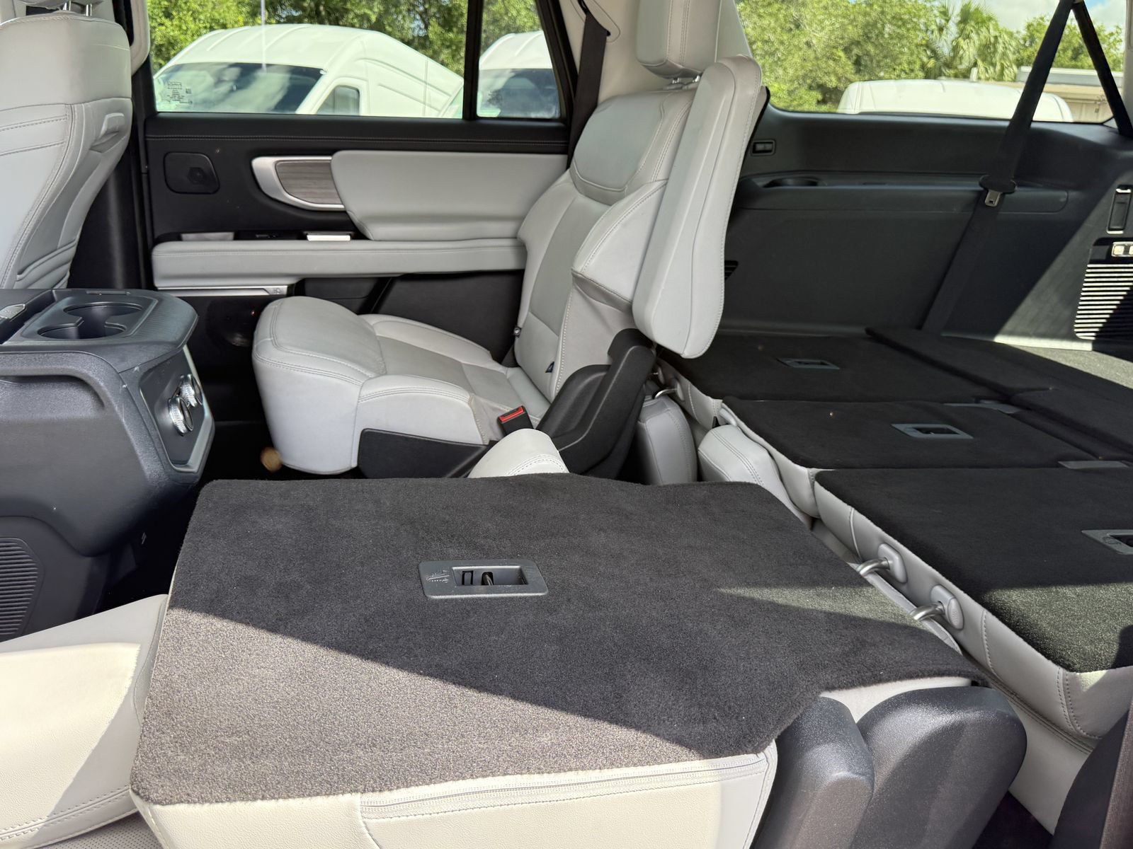 Certified 2025 Ford Expedition Max Platinum w/ Driver's Package AWD/4WD image 23
