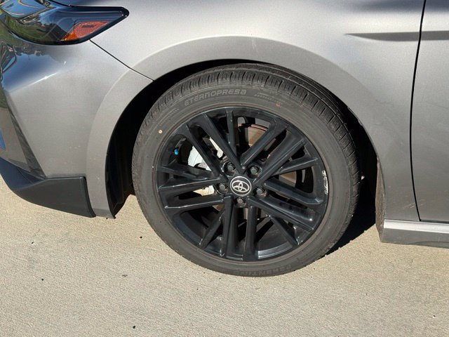 Used 2025 Toyota Camry SE FWD image 5