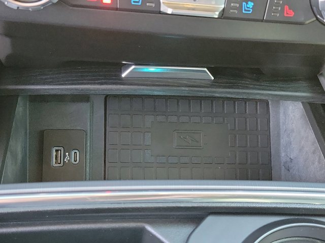 Certified 2022 Ford F450 Limited w/ FX4 Off-Road Package image 28