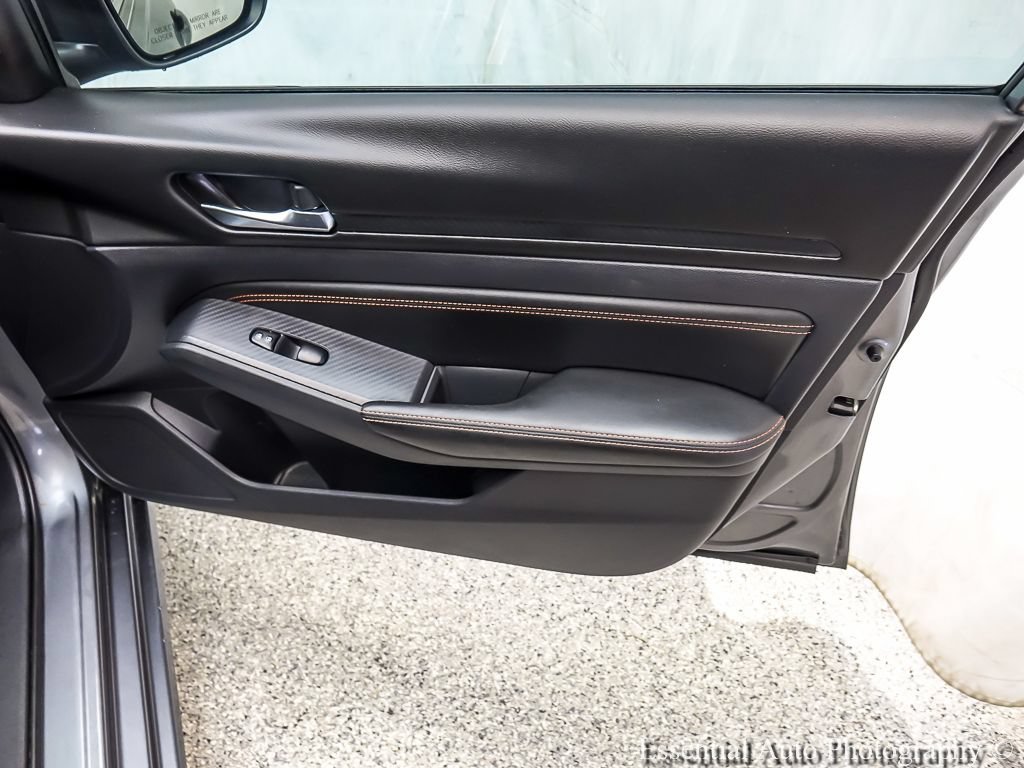 Used 2019 Nissan Altima 2.5 SR FWD image 24