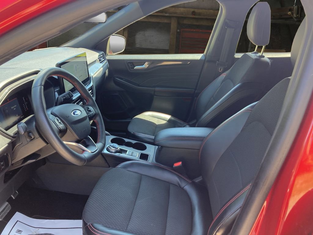 Certified 2023 Ford Escape ST-Line w/ Tech Pack #1 FWD image 19