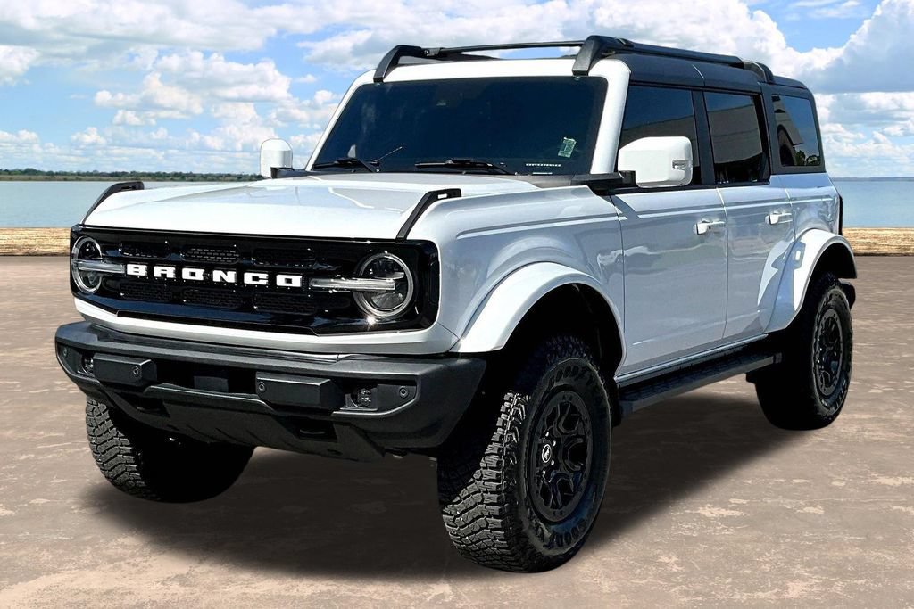 Certified 2024 Ford Bronco Outer Banks w/ Sasquatch Package AWD/4WD image 4