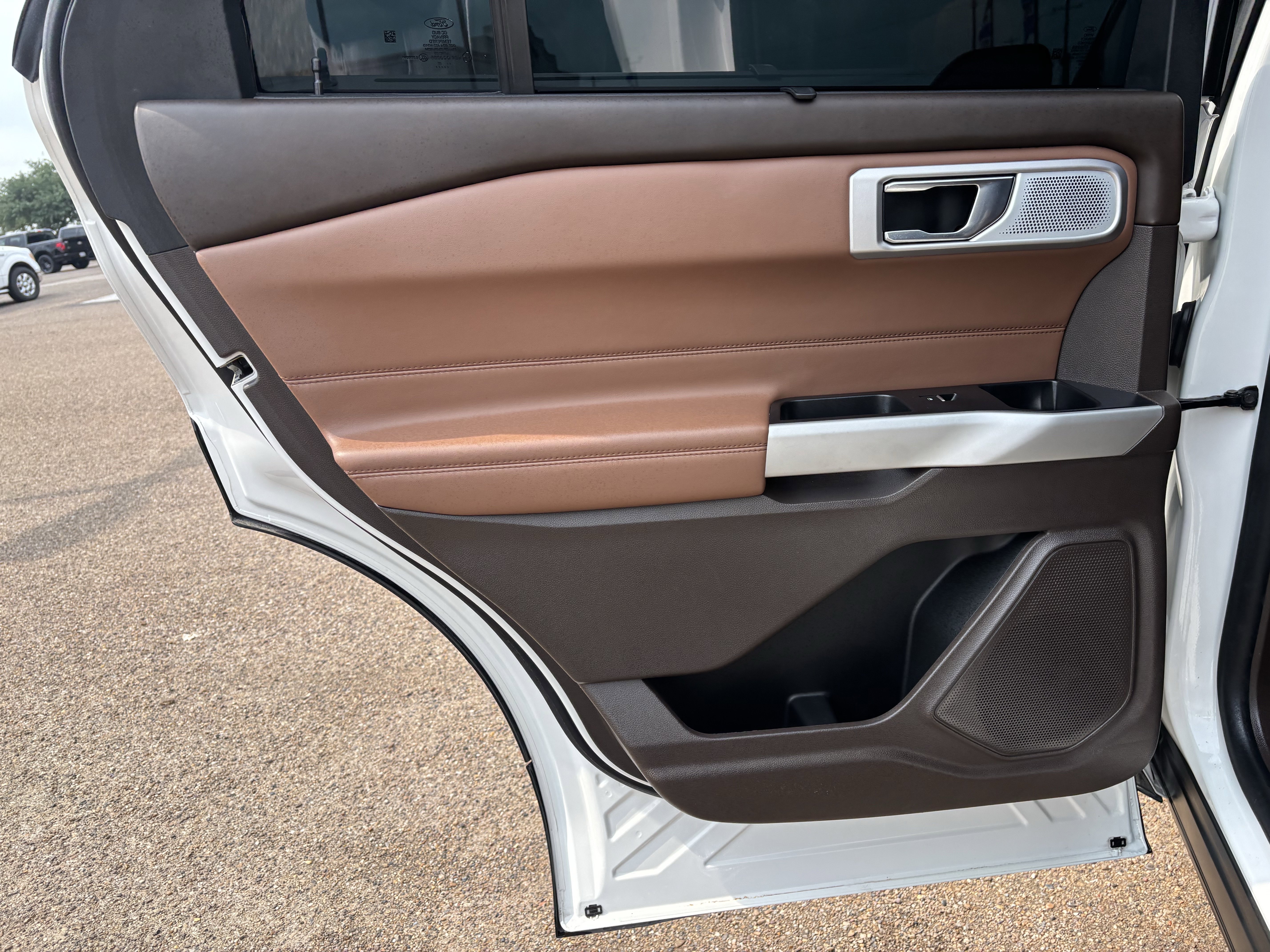 Certified 2022 Ford Explorer King Ranch w/ Class IV Trailer Tow Package RWD image 19