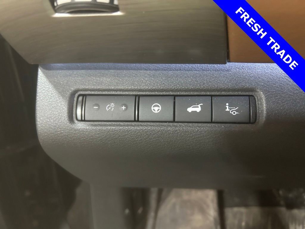 Used 2022 Nissan Pathfinder Platinum w/ Cargo Package image 12