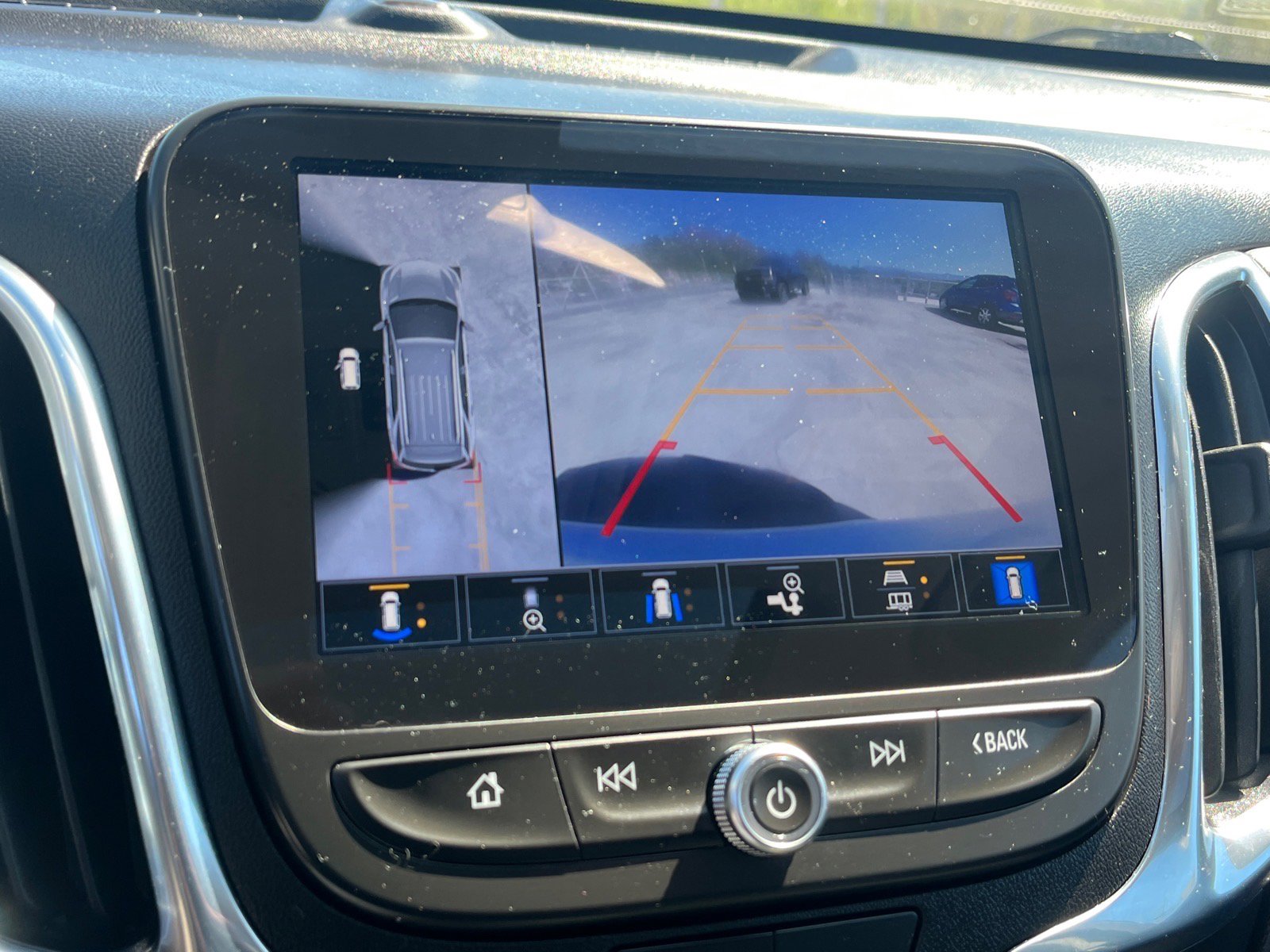 Used 2023 Chevrolet Equinox LT AWD/4WD image 11