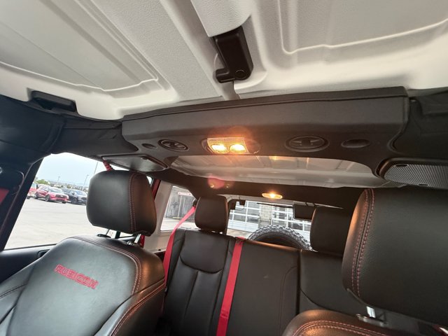 Used 2017 Jeep Wrangler Unlimited Rubicon AWD/4WD image 32