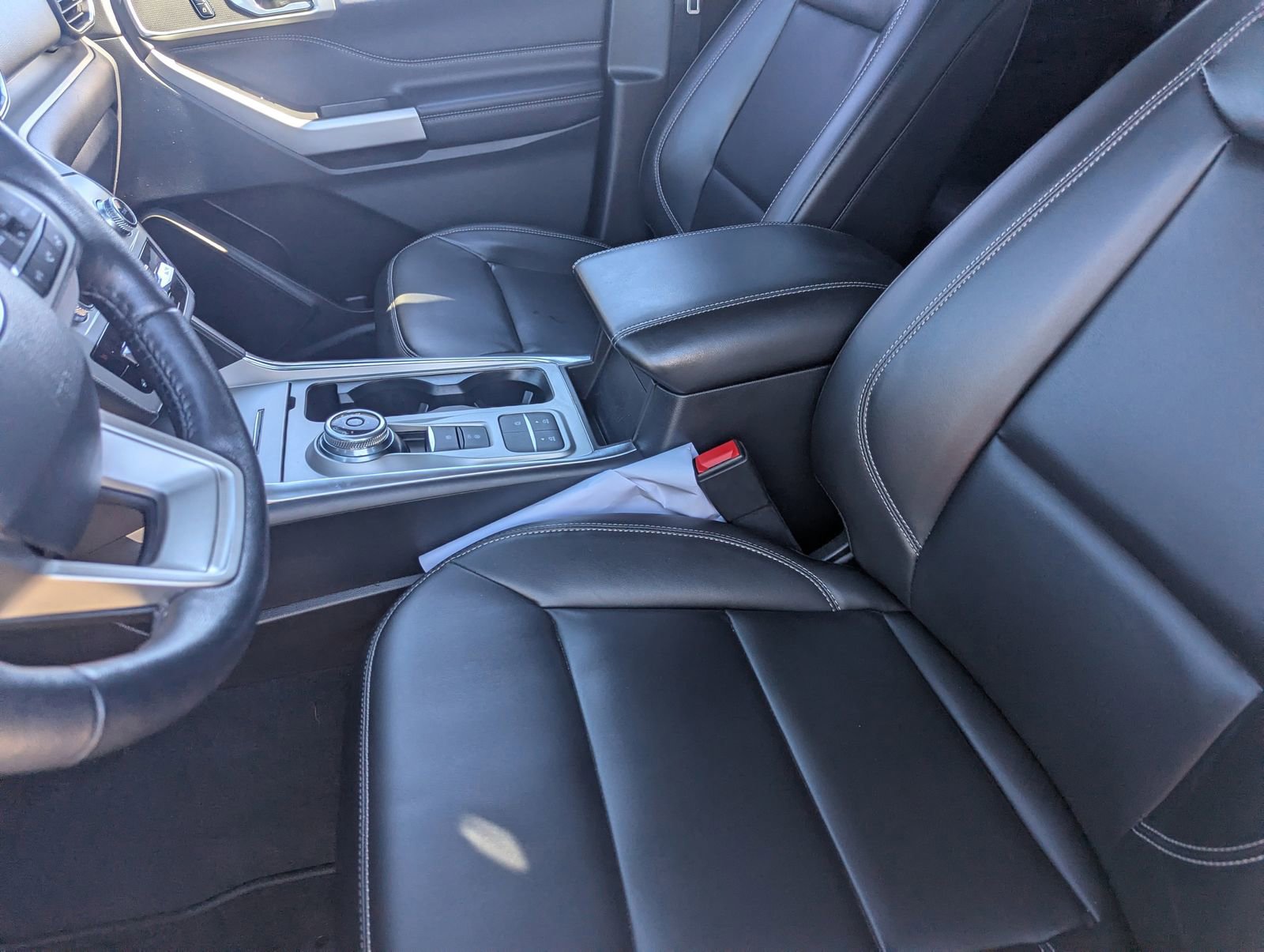 Certified 2022 Ford Explorer XLT w/ Equipment Group 202A image 19