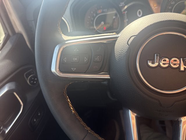 Used 2024 Jeep Wrangler Unlimited Sahara AWD/4WD image 20