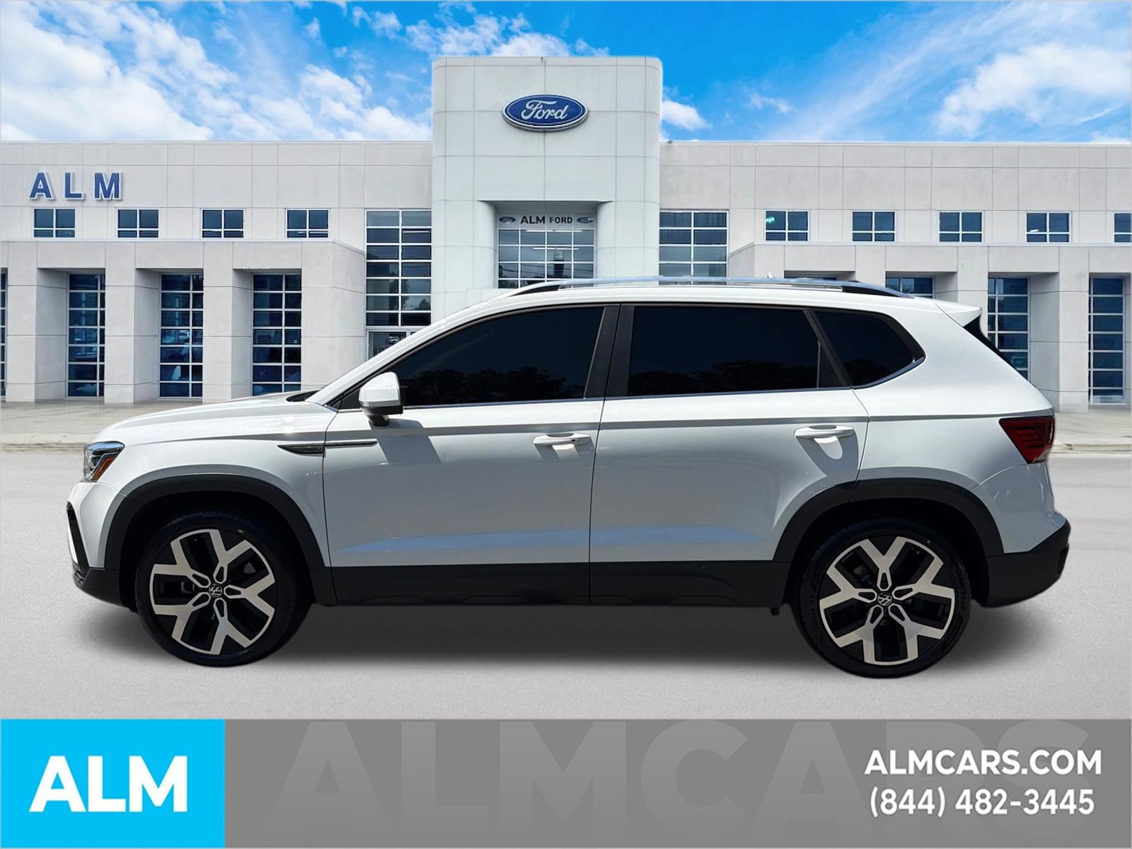 Used 2023 Volkswagen Taos SEL AWD/4WD image 9