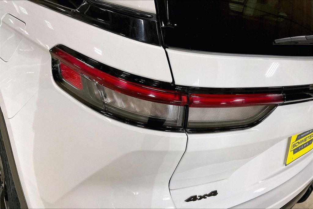 Used 2023 Jeep Grand Cherokee Altitude image 27