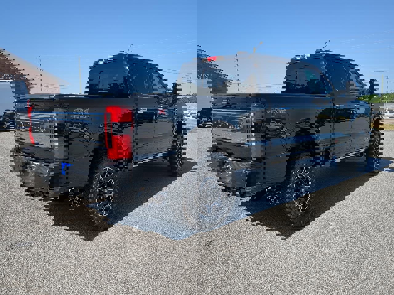 Certified 2023 Ford F250 Platinum image 3