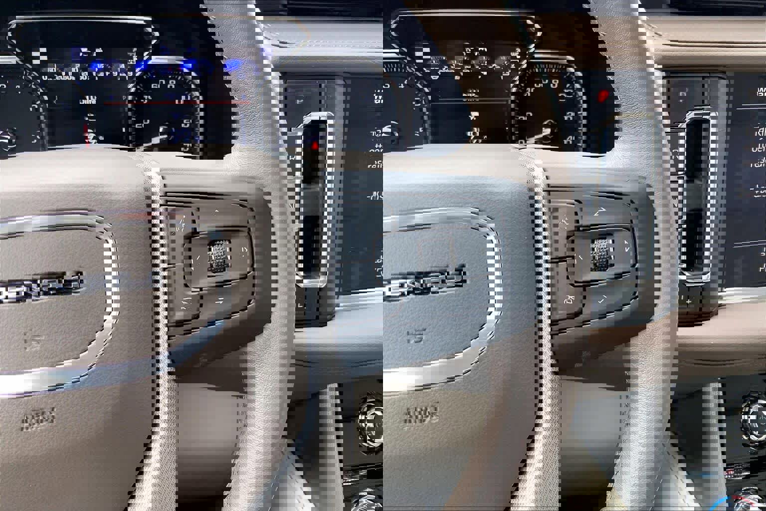 Used 2021 GMC Yukon Denali w/ Denali Premium Package image 25