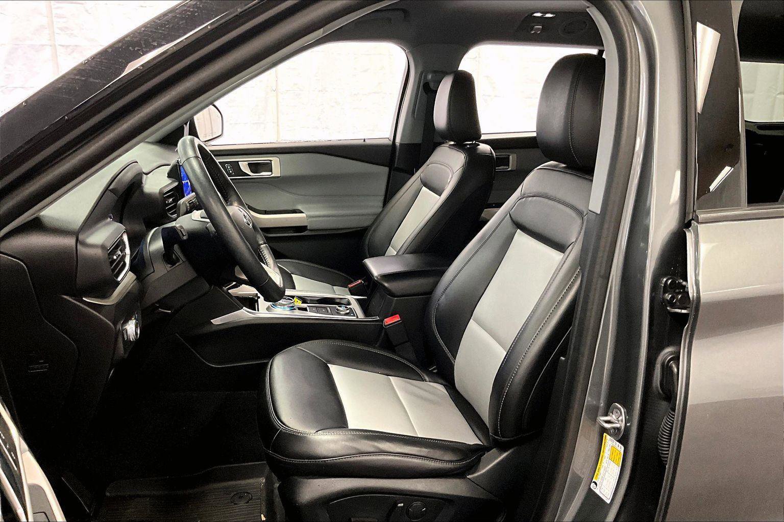 Certified 2022 Ford Explorer XLT w/ Equipment Group 202A image 24