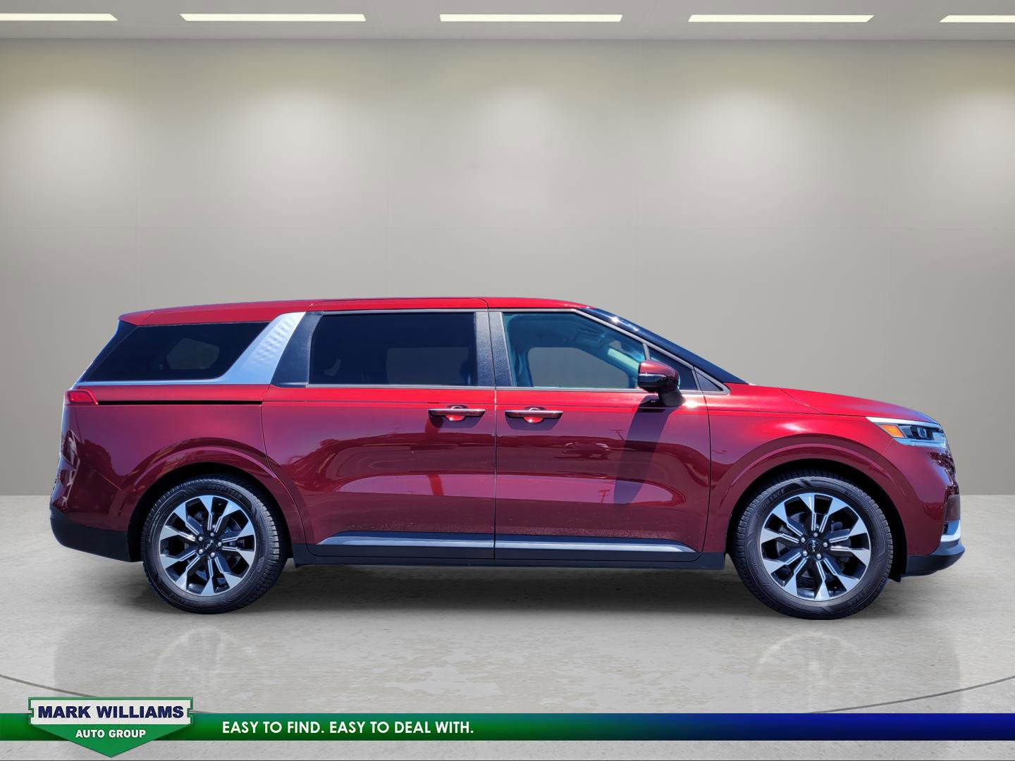 Used 2022 Kia Carnival EX FWD image 2