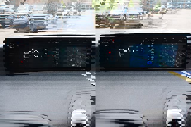 Certified 2025 Ford Expedition Active image 33