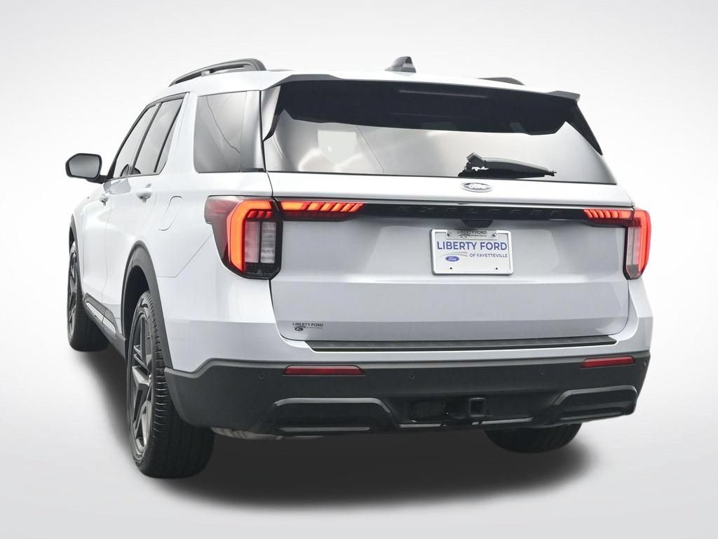 Certified 2026 Ford Explorer ST-Line w/ ST-Line Street Pack RWD image 9