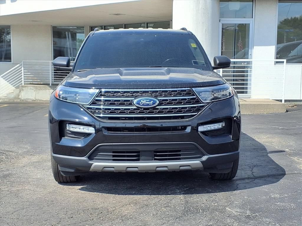 Certified 2023 Ford Explorer XLT w/ Equipment Group 202A AWD/4WD image 8