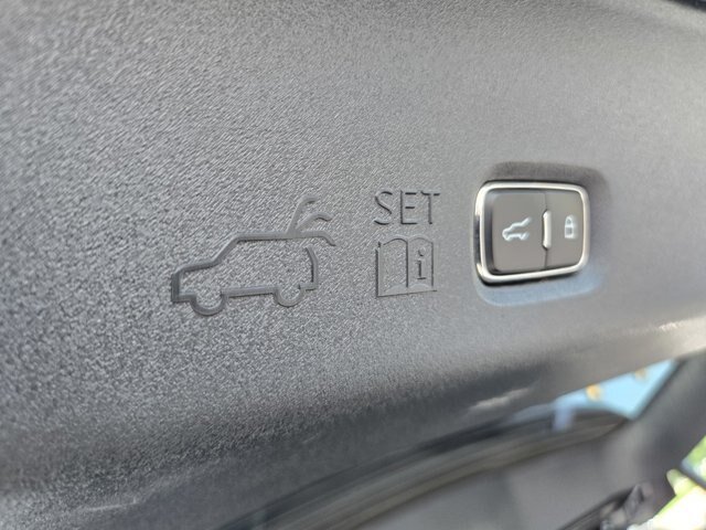 Certified 2025 Ford Expedition Active AWD/4WD image 33