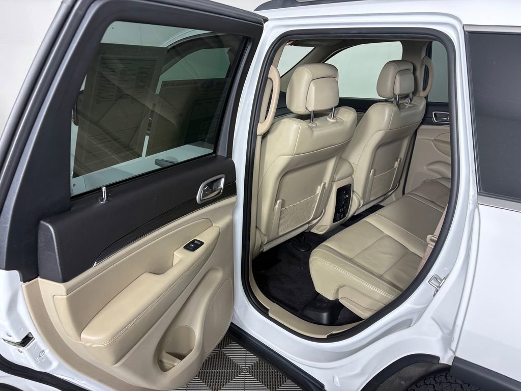 Used 2019 Jeep Grand Cherokee Limited AWD/4WD image 26