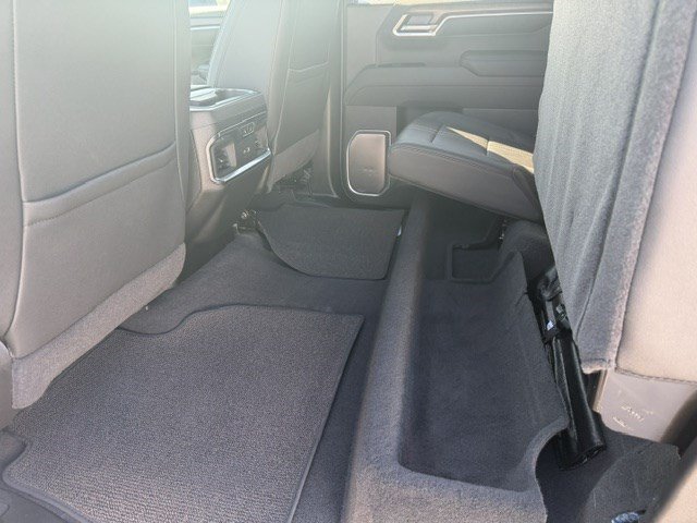 Used 2026 Chevrolet Silverado 1500 High Country w/ Technology Package AWD/4WD image 40