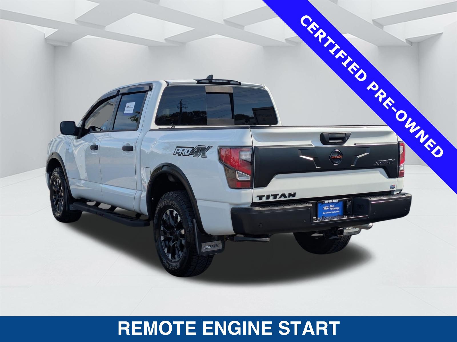Used 2022 Nissan Titan PRO-4X w/ Pro-4x Convenience Package AWD/4WD image 7