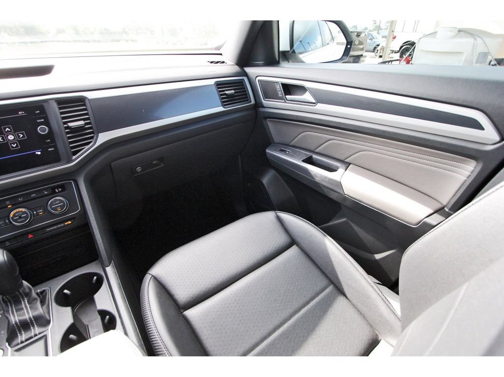 Used 2021 Volkswagen Atlas Cross Sport SE FWD image 13