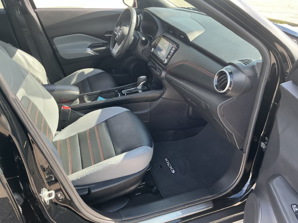 Used 2023 Nissan Kicks SR w/ SR Premium Package FWD image 25