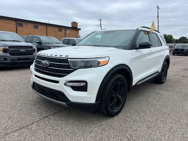 Certified 2023 Ford Explorer XLT w/ Equipment Group 202A AWD/4WD image 32