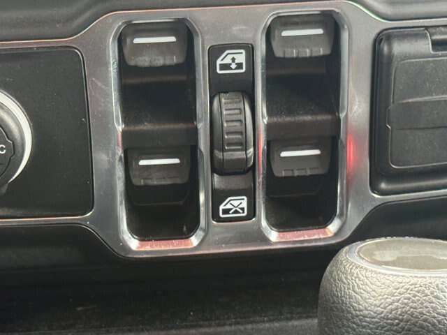 Used 2021 Jeep Wrangler Unlimited Sport AWD/4WD image 25