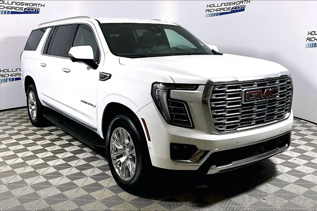 Used 2025 GMC Yukon XL Denali RWD image 3