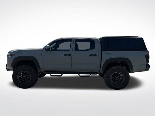 Used 2018 Toyota Tacoma SR5 AWD/4WD image 8