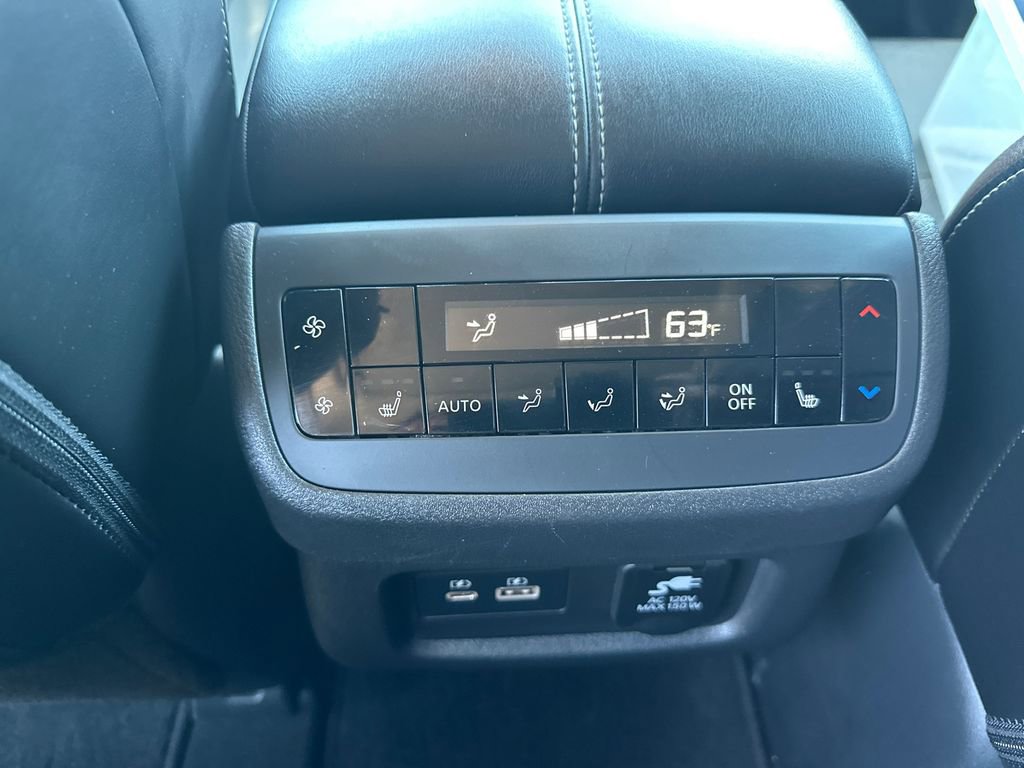 Used 2024 Nissan Pathfinder Platinum FWD image 22