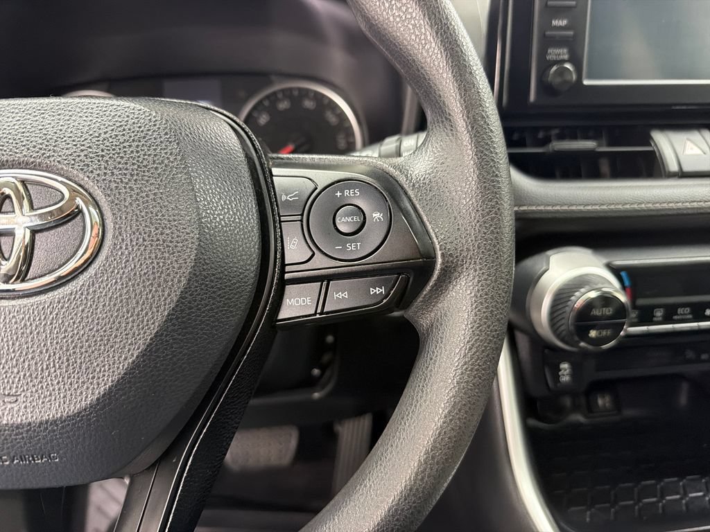 Used 2019 Toyota RAV4 XLE FWD image 22