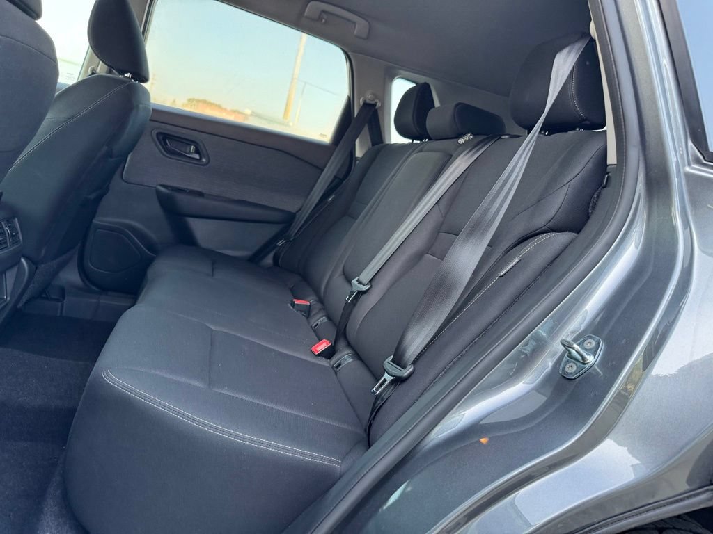 Used 2023 Nissan Rogue S AWD/4WD image 7
