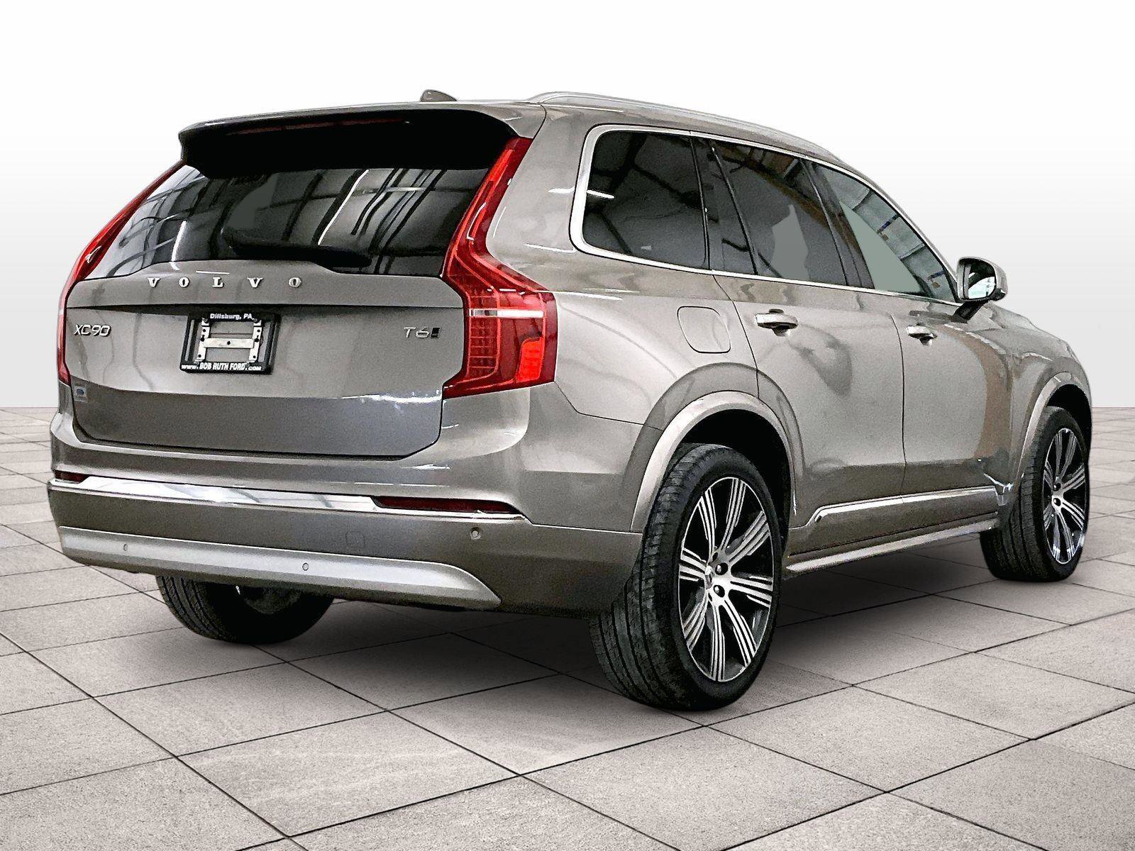 Used 2022 Volvo XC90 T6 Inscription w/ Advanced Package image 11