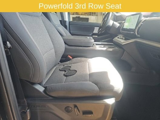 Certified 2025 Ford Expedition Active AWD/4WD image 9