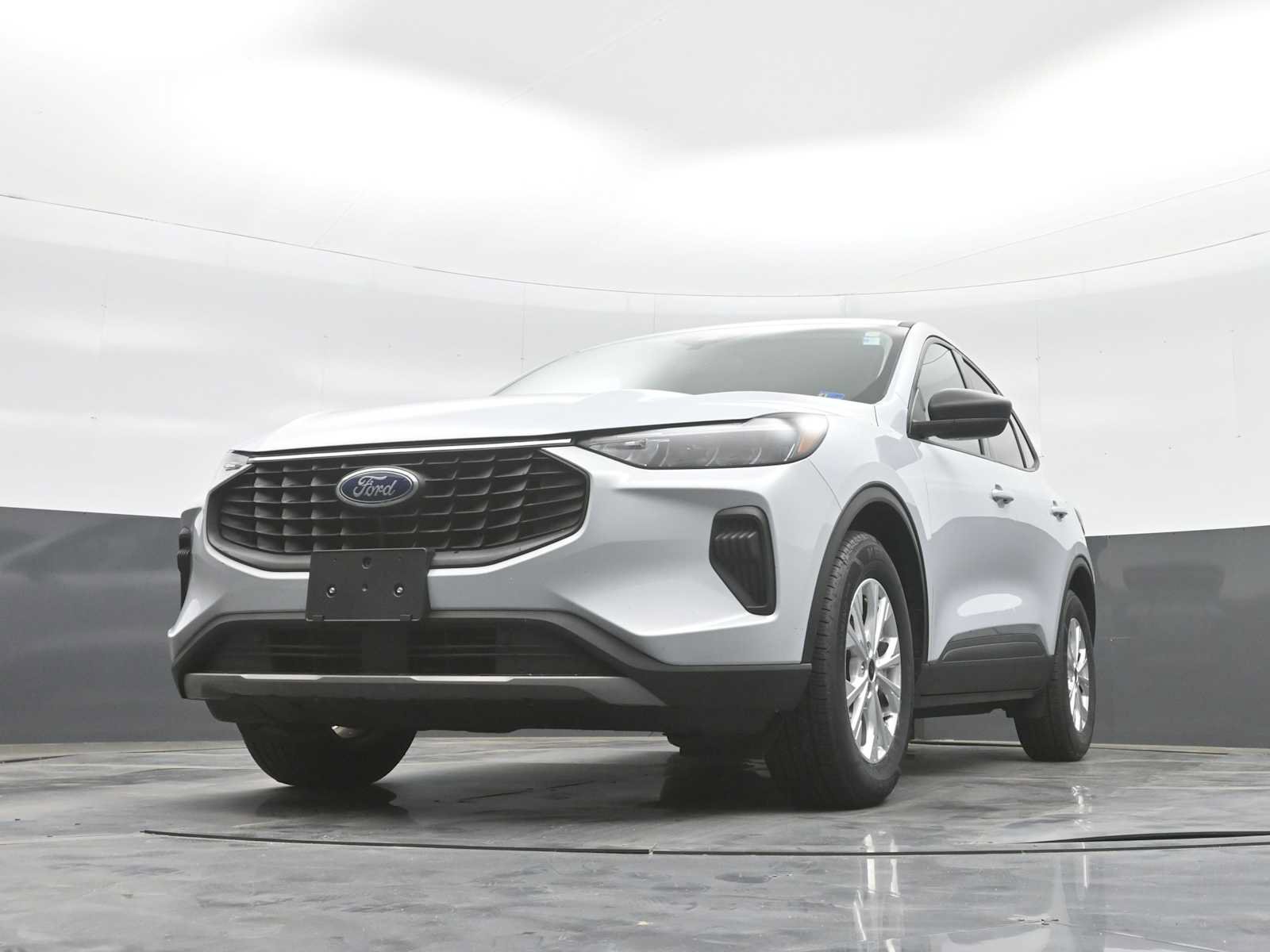 Certified 2025 Ford Escape Active w/ Cold Weather Package FWD image 22
