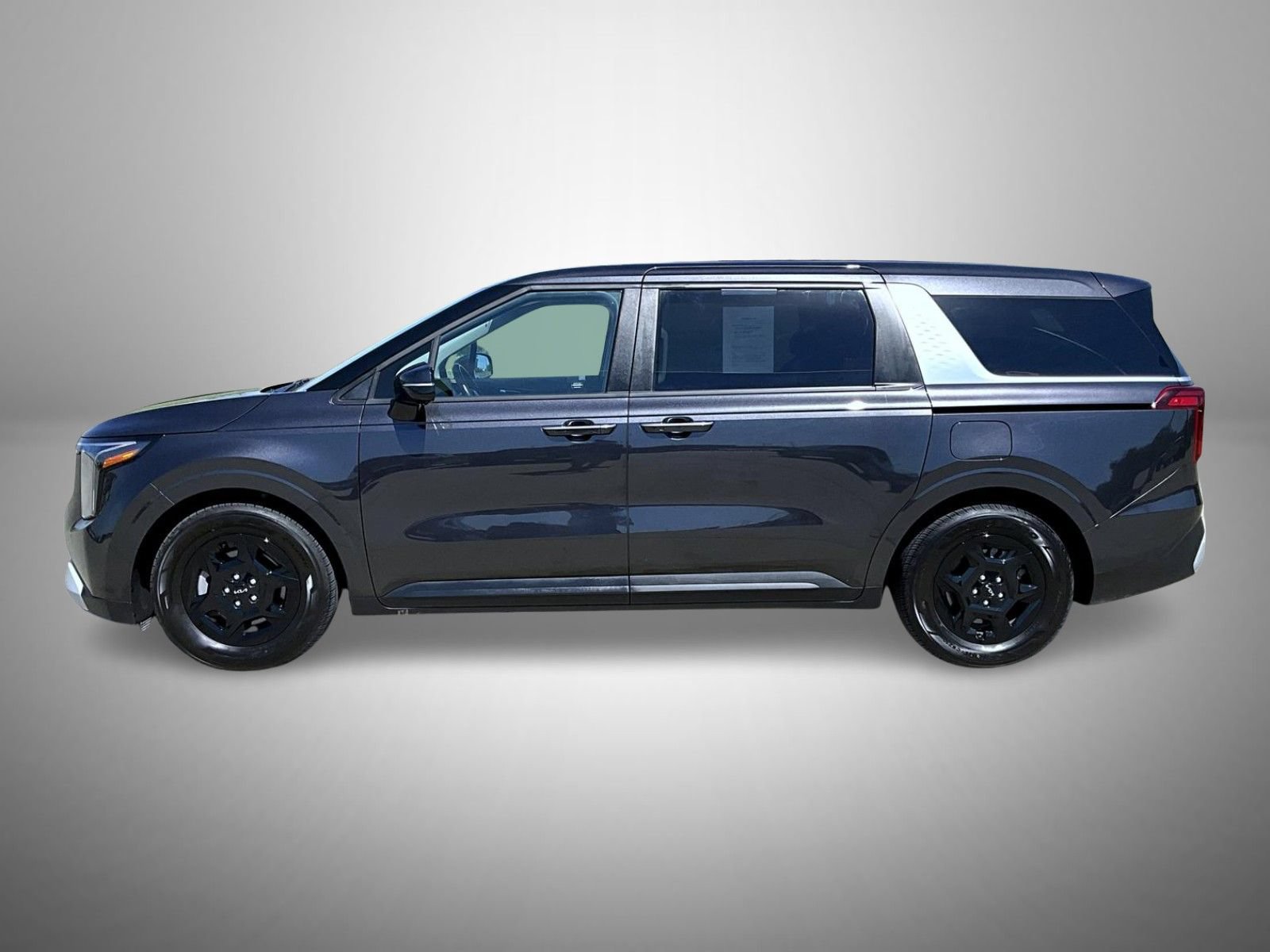 Used 2025 Kia Carnival FWD image 8