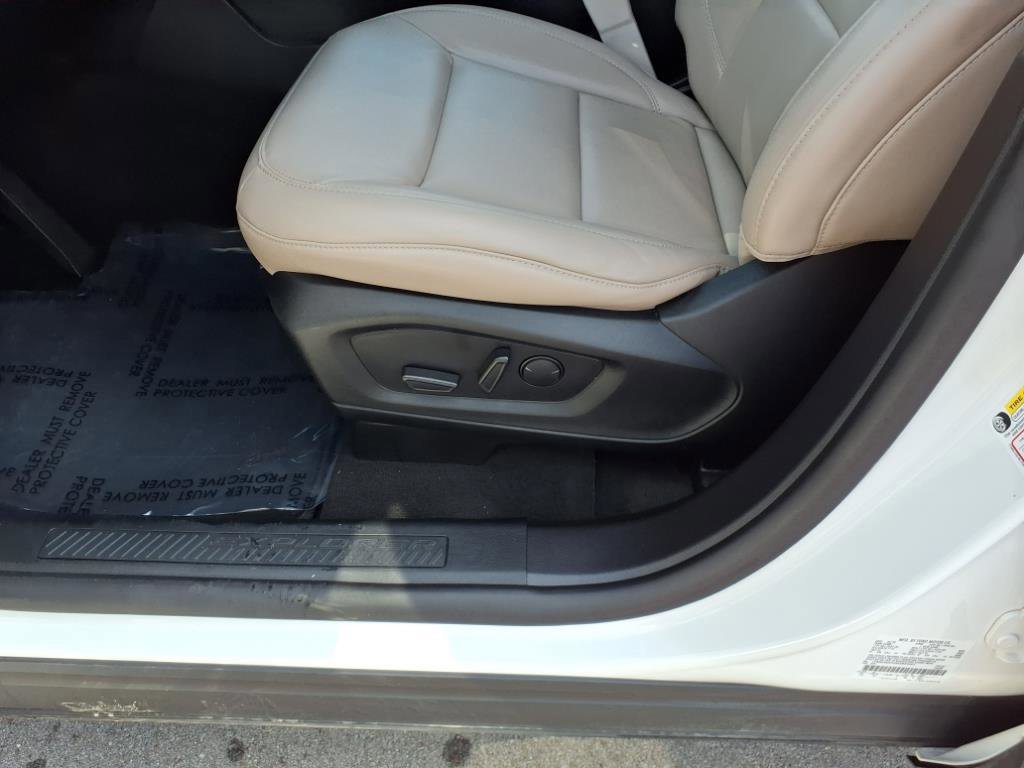 Certified 2022 Ford Explorer XLT w/ Equipment Group 202A image 12