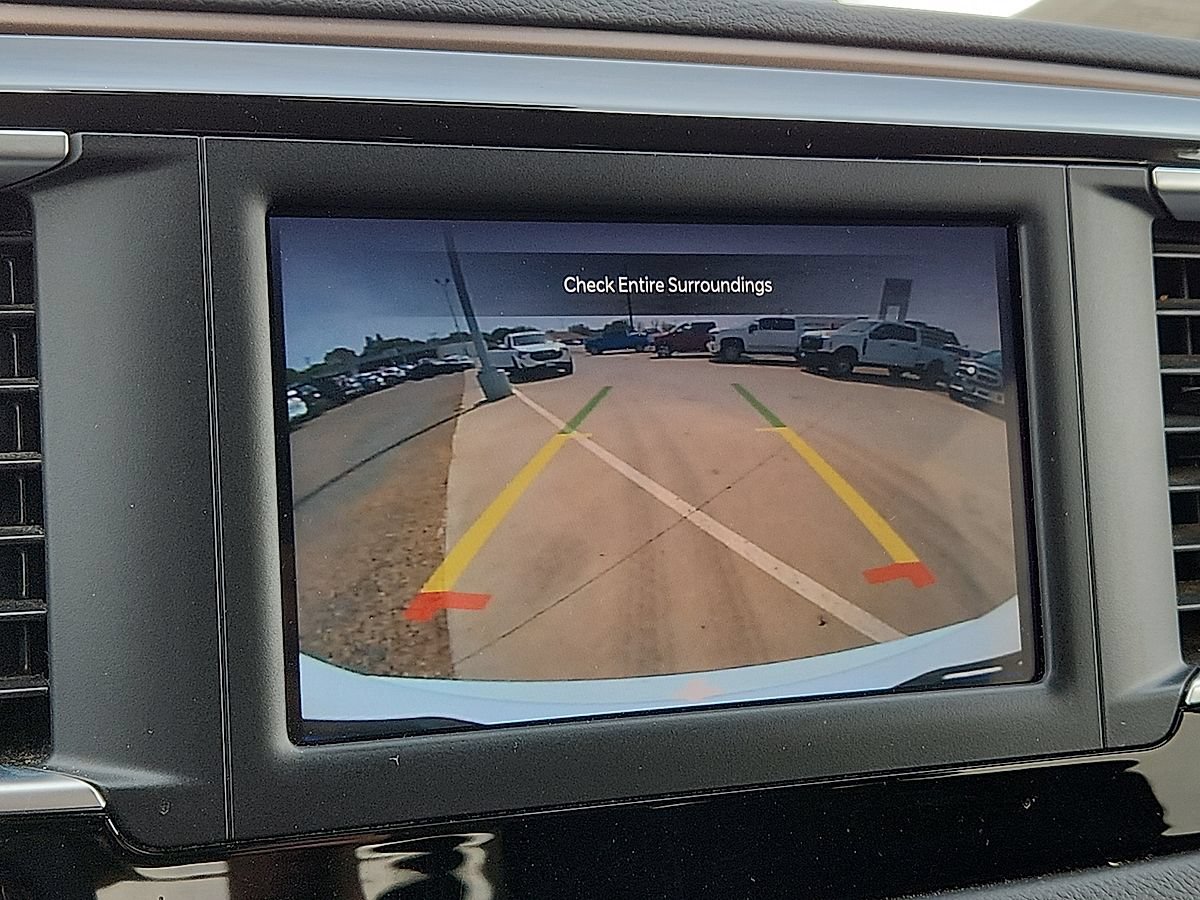 Used 2024 Chrysler Voyager LX FWD image 8
