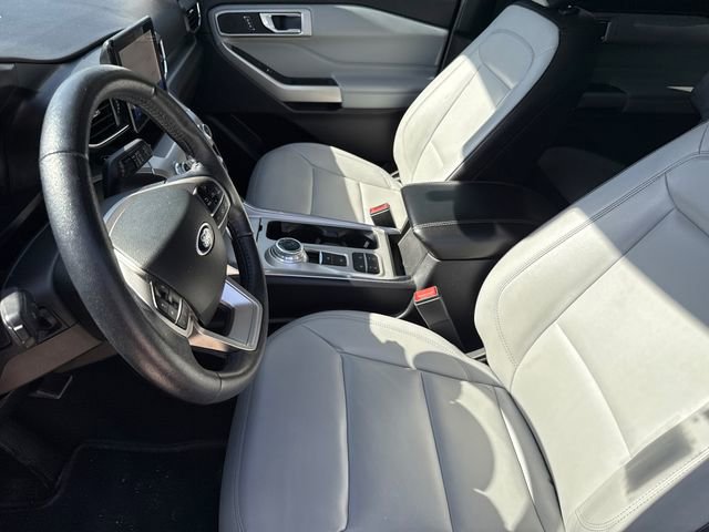 Certified 2021 Ford Explorer XLT w/ Equipment Group 202A image 19