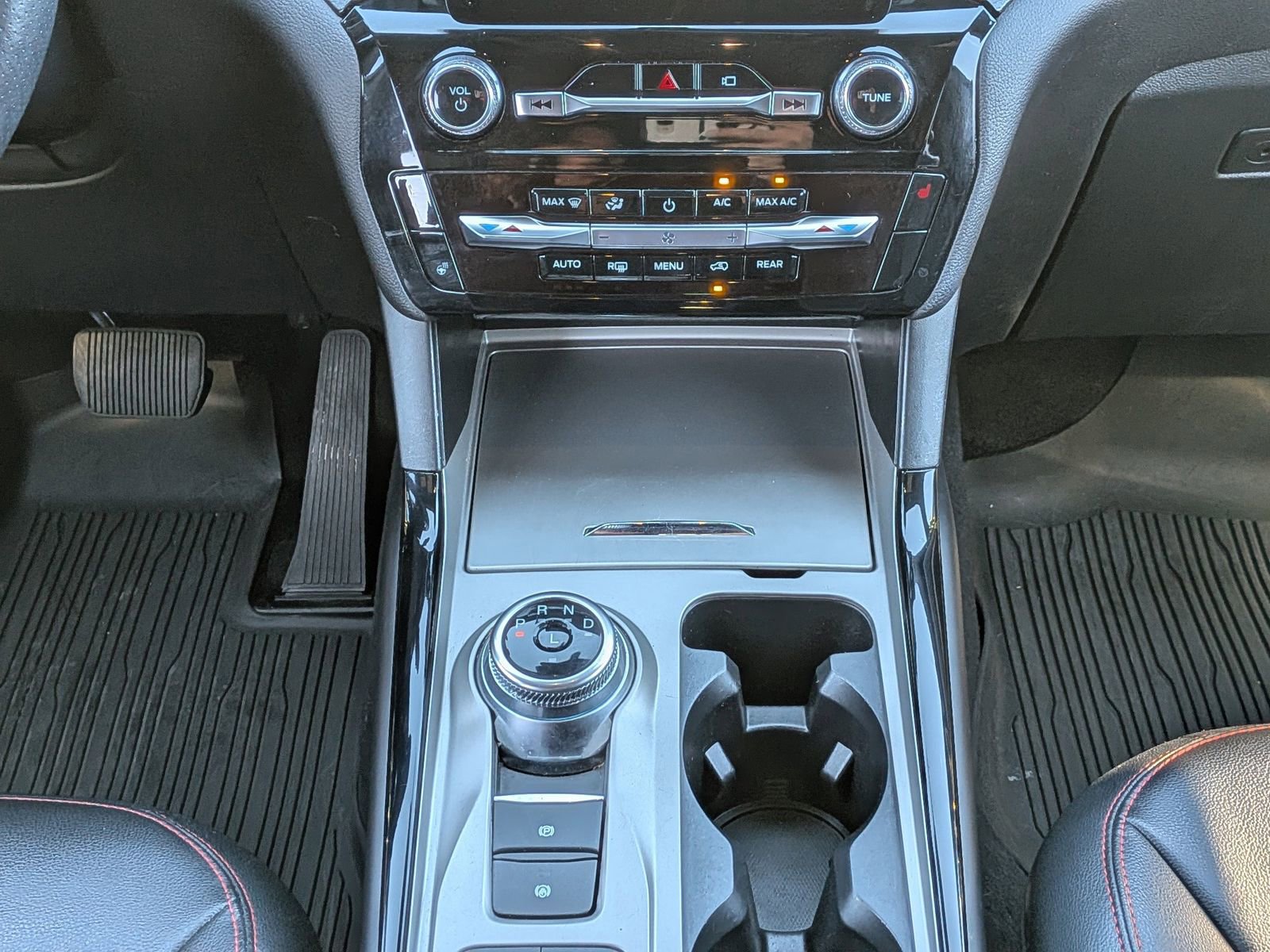 Certified 2023 Ford Explorer ST-Line w/ Class IV Trailer Tow Package image 21