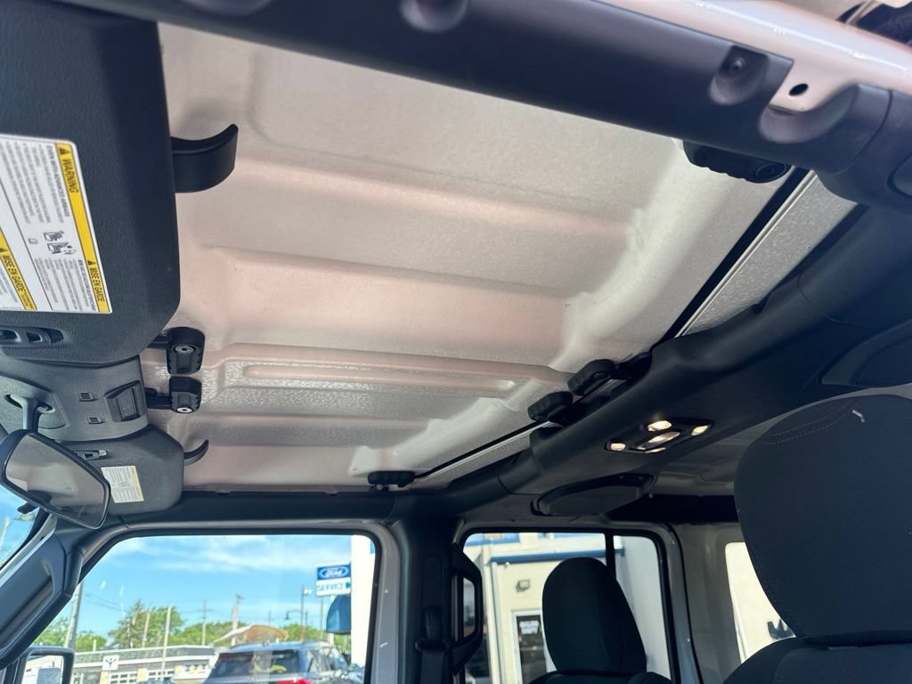 Used 2022 Jeep Wrangler Unlimited Sport AWD/4WD image 17