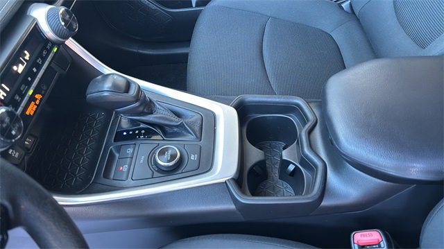 Used 2019 Toyota RAV4 LE image 32