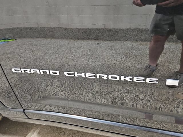 Used 2023 Jeep Grand Cherokee L Overland w/ Rear Seat Video Group I AWD/4WD image 38