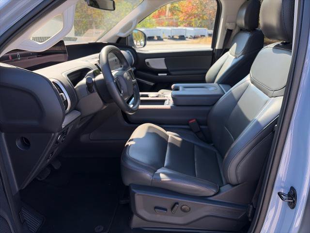 Certified 2025 Ford Expedition Active AWD/4WD image 17