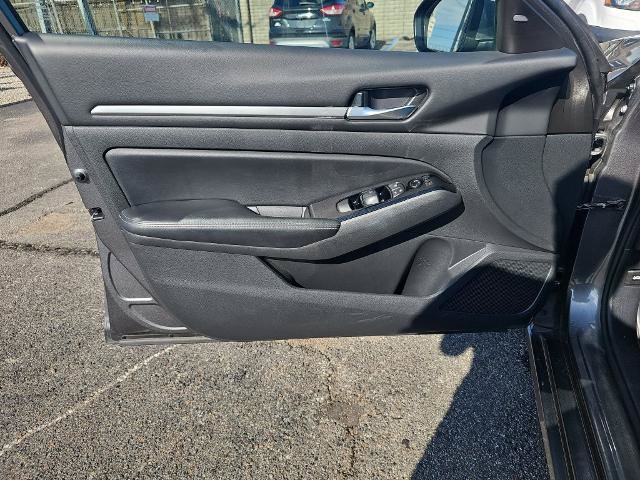 Used 2023 Nissan Altima 2.5 SV FWD image 24