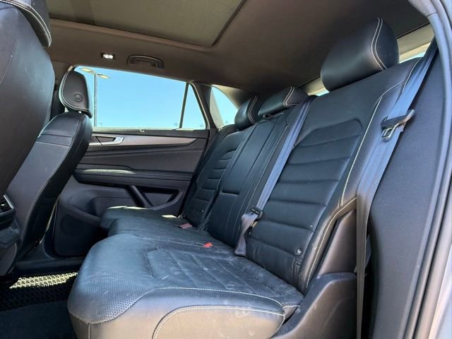 Used 2024 Volkswagen Atlas Cross Sport SEL AWD/4WD image 19